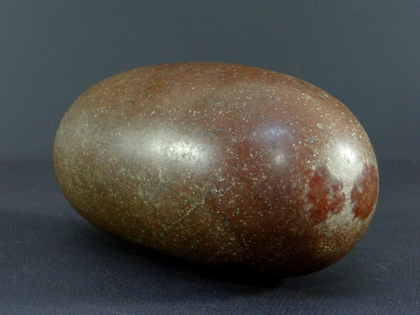 Inde, Début Du XXème Siècle, Pierre Brune De Shiva Lingam De Forme Ovale, Parfaitement Polie.