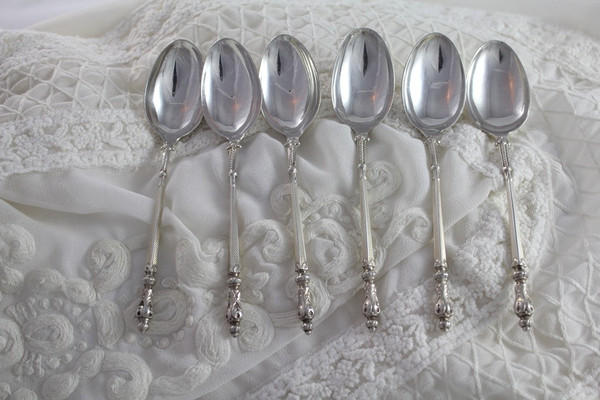 6 solid silver teaspoons early 20th century