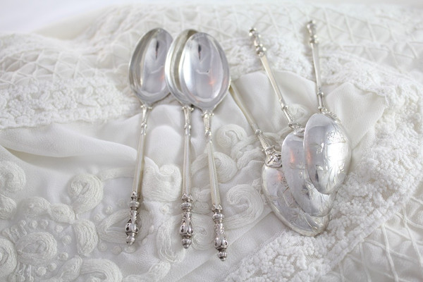 6 solid silver teaspoons early 20th century