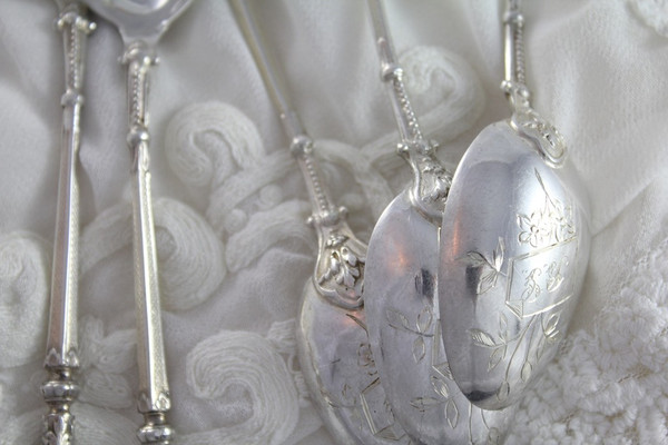 6 solid silver teaspoons early 20th century