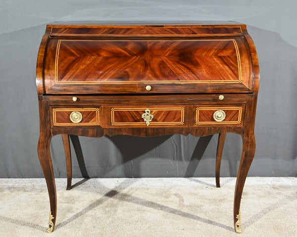 Mahogany and Rosewood Cylinder Desk, Louis XV period - 1st Part 18th century