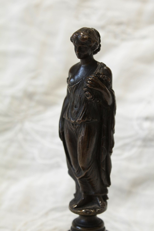 Bronze sculpture of an antique woman, late 19th century