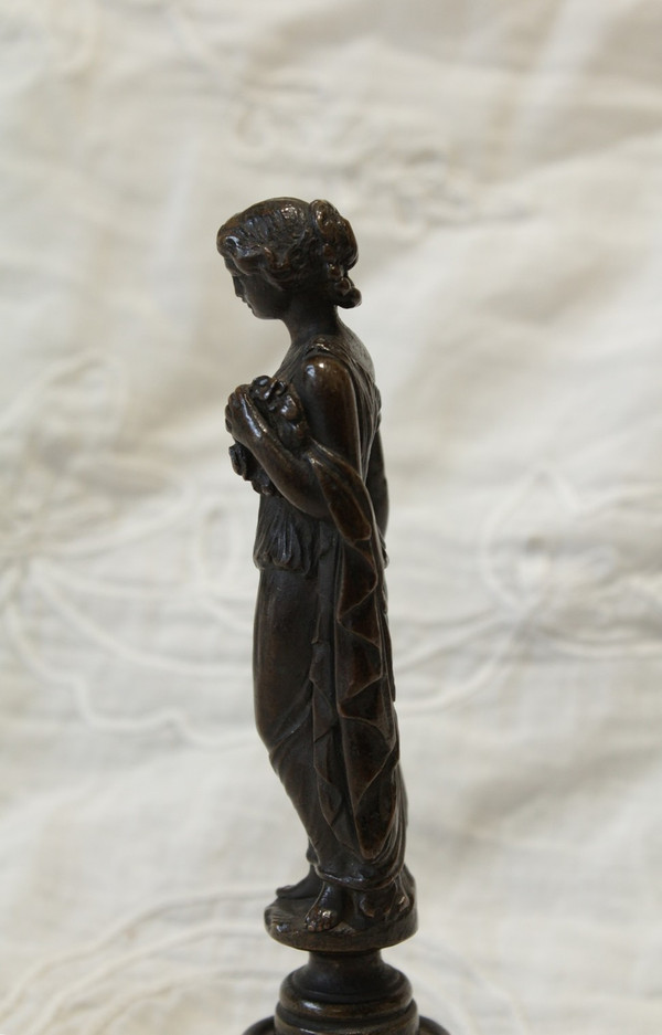 Bronze sculpture of an antique woman, late 19th century