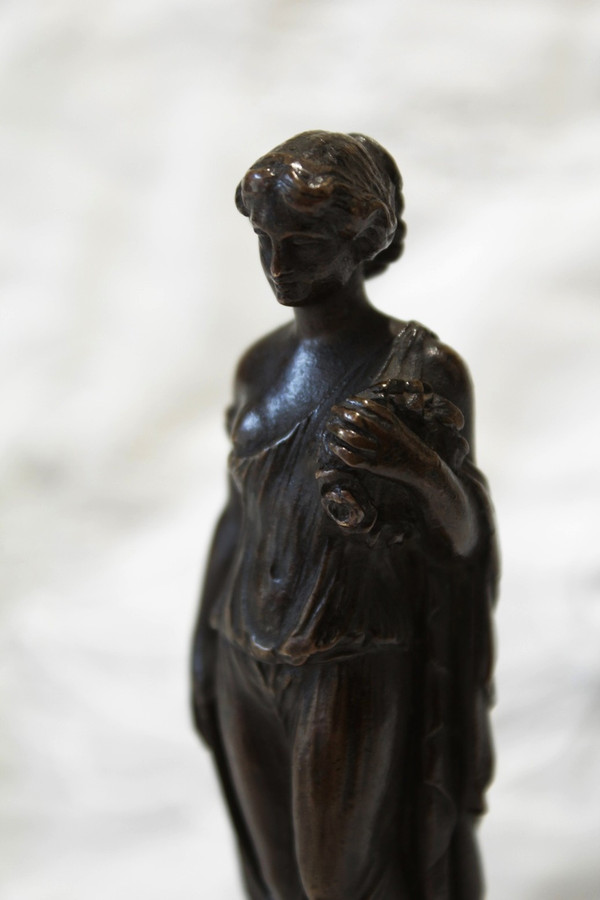 Bronze sculpture of an antique woman, late 19th century