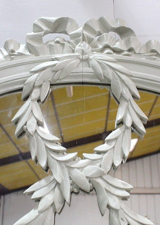 Important Cream Wall Cloakroom, with Mirror and Cannage, Louis XVI taste - 1900