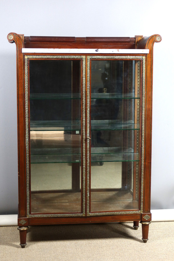 Mahogany display case, late 19th century