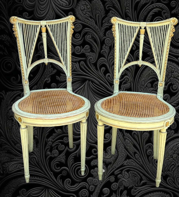 PAIRE DE CHAISES EN BOIS DES ANNÉES 1900 PEINT EN VERT ET DORÉ STYLE LOUIS XVI