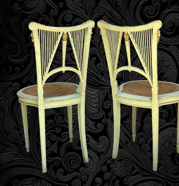 PAIRE DE CHAISES EN BOIS DES ANNÉES 1900 PEINT EN VERT ET DORÉ STYLE LOUIS XVI