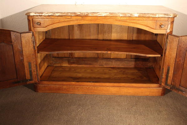 Low hunting cabinet