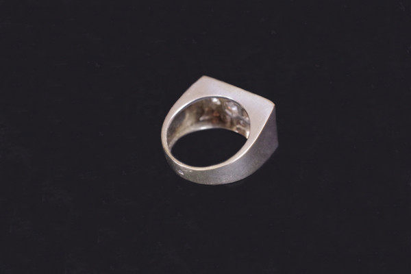 Anello Beck con diamante a carro armato Art Déco in oro bianco, gioielli Art Déco