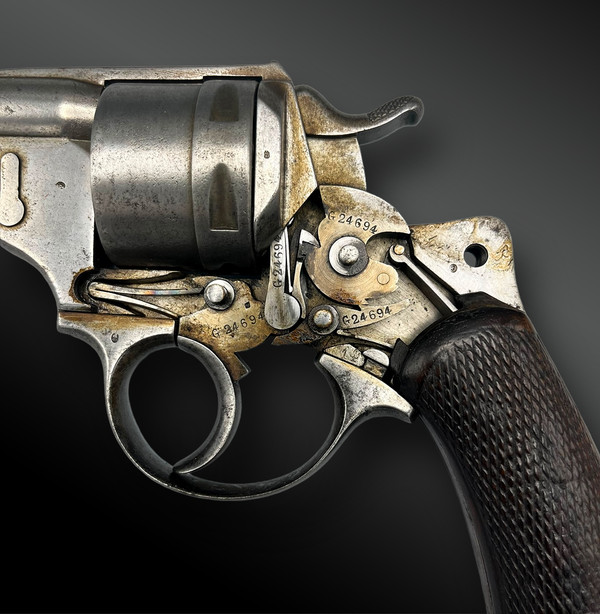 Revolver Model 1873, from the Manufacture d'Armes De Saint-Etienne - France - 19th century