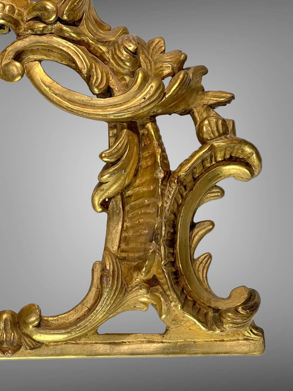 19th CENTURY WOODWORK ELEMENT IN LOUIS XV STYLE GILT WOOD, 30 CM HIGH