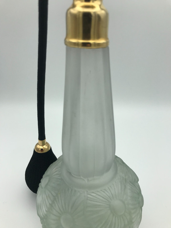 Pressed glass perfume atomizer