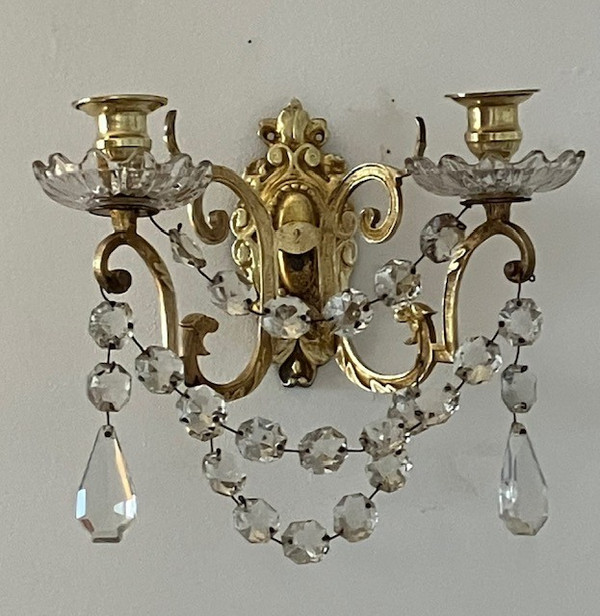 Lovely old wall light in gilded bronze and Portieux crystal from the Napoleon III period circa 1860