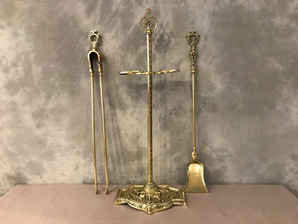 Antico set da camino in bronzo e ottone in stile Luigi XVI del XIX secolo