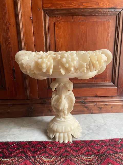 Large alabaster bowl, late 19th century, early 20th century