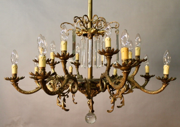 16-Light Bronze Chandelier With Pendants