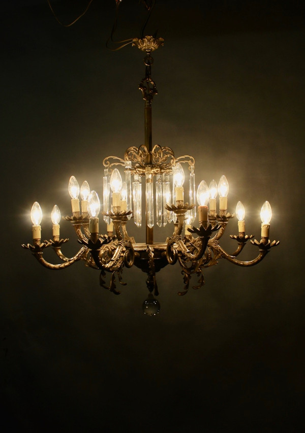 16-Light Bronze Chandelier With Pendants