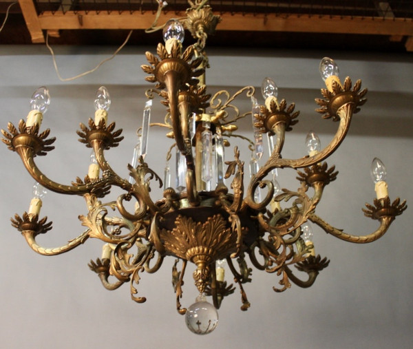 16-Light Bronze Chandelier With Pendants