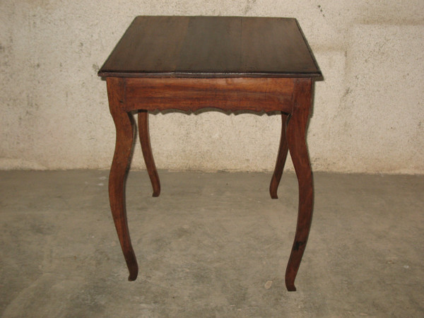 Small writing desk Louis XV period 18th century in walnut with a large drawer