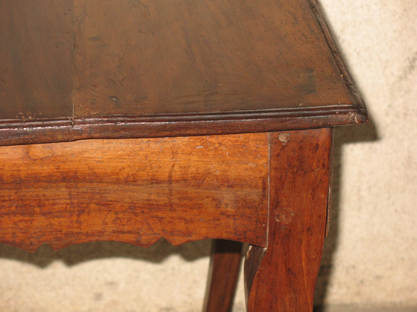 Small writing desk Louis XV period 18th century in walnut with a large drawer