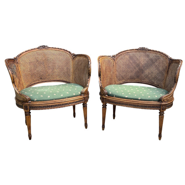 PAIRE DE GRANDS ET LARGES FAUTEUILS CANNÉS EN NOYER DU XIXe DE STYLE LOUIS XVI