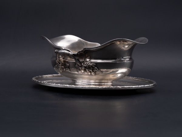 Gravy Boat in Solid Silver, Late 19th / Early 20th Century