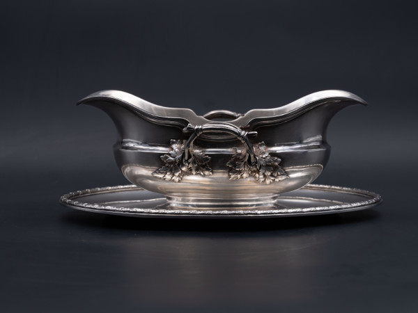 Gravy Boat in Solid Silver, Late 19th / Early 20th Century