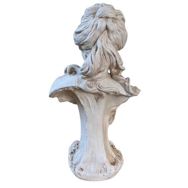 Bust statue of a woman in cream porcelain - Royal Dux (Bohemian) - Art Nouveau (1900)