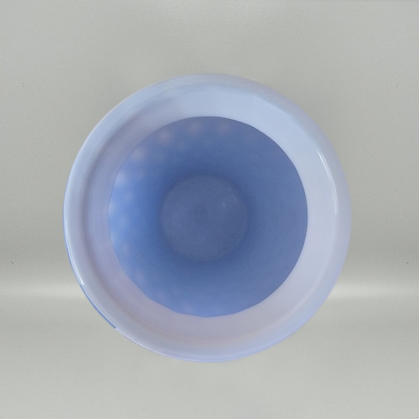 Étonnant vase bleu des années 1970 en verre de Murano par Dogi. Fabriqué en Italie