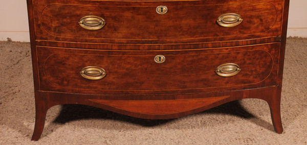 A Small Mahogany Chest Of Drawers With Inlays - 18th Century