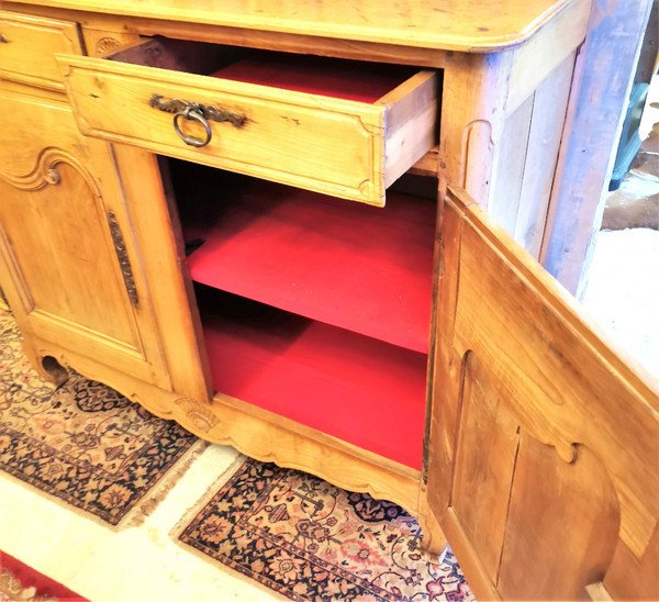 Early 19th century louis XV blond cherry wood sideboard