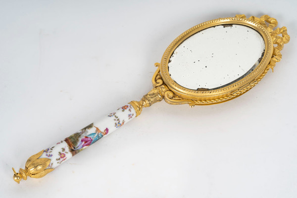 Un Miroir De Main En Bronze Doré Et Porcelaine Fin XIXème Siècle