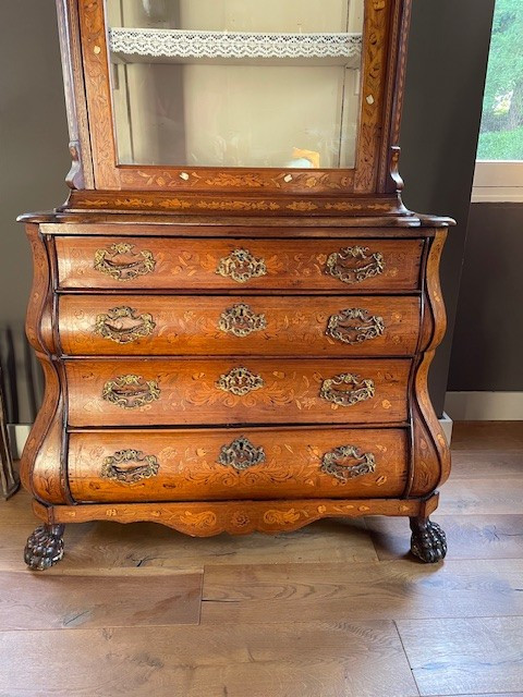 Dutch double-body display cabinet circa 1750, opening with four drawers on the lower part.