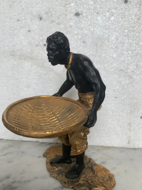 "L'homme au panier tressé " Groupe en bronze a double patine XX siècle