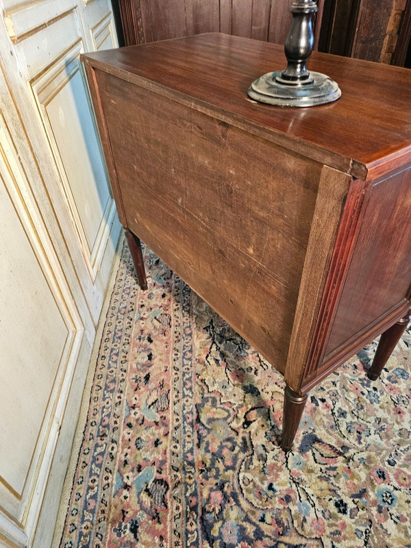 Small Louis XVI mahogany chest of drawers 19 ème