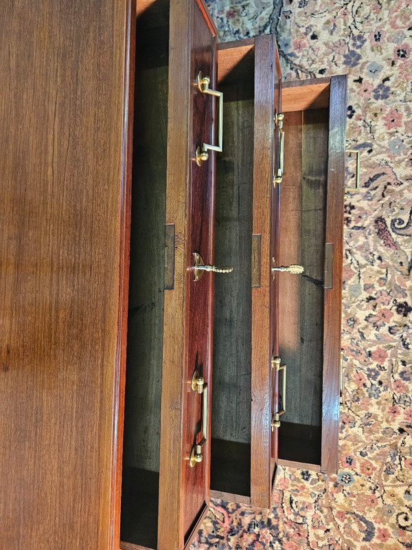 Small Louis XVI mahogany chest of drawers 19 ème