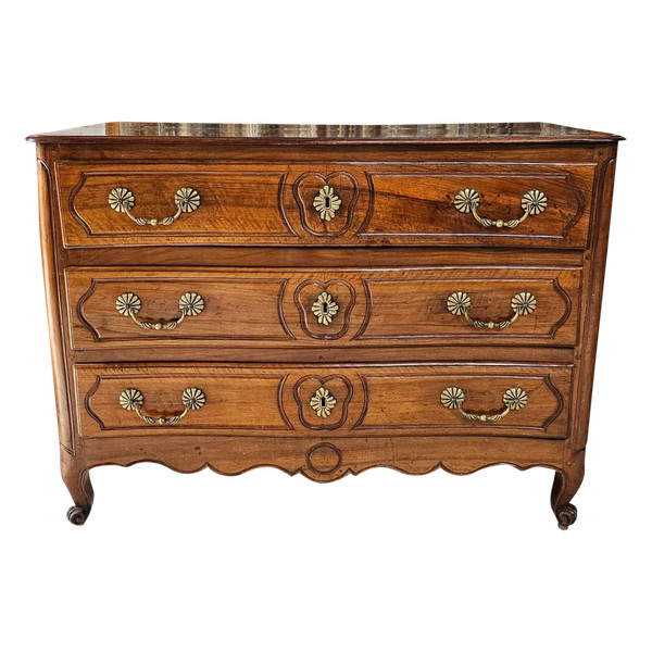 18th Century Louis XV Slightly Curved Walnut Chest Of Drawers