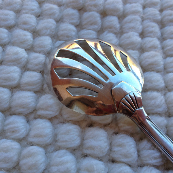 Attractive and practical silver-plated Ercuis silverware ice-cube serving spoon