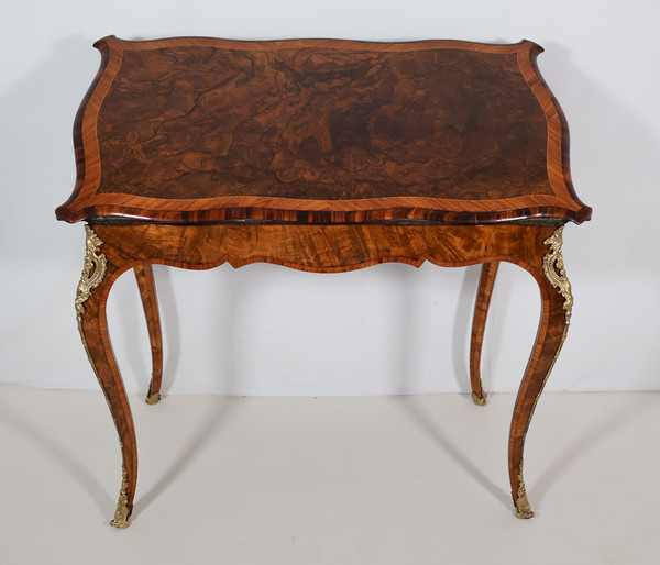 Table à jeux en ronce de noyer Edwards et Roberts circa 1890