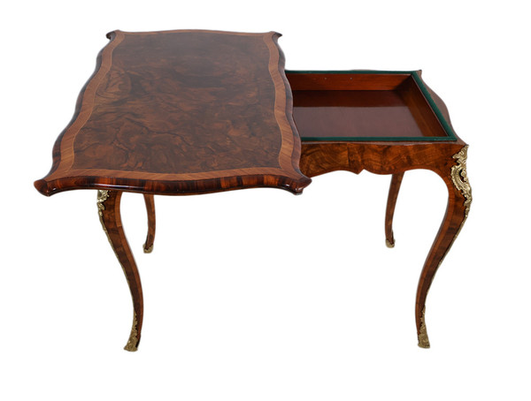 Table à jeux en ronce de noyer Edwards et Roberts circa 1890