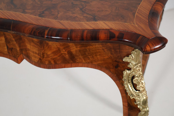 Table à jeux en ronce de noyer Edwards et Roberts circa 1890