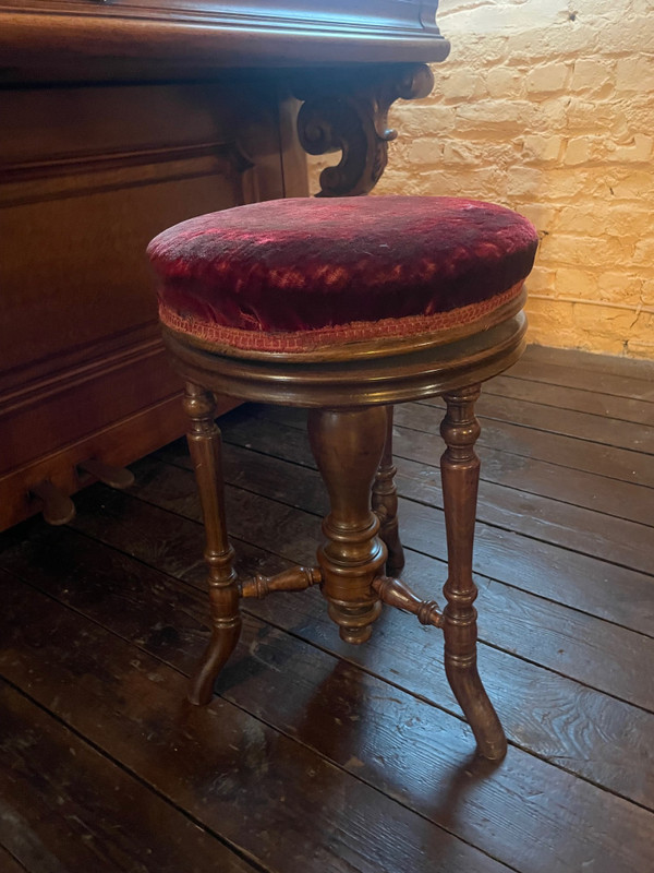 Piano Sponnagel Circa 1900 With Its Seat