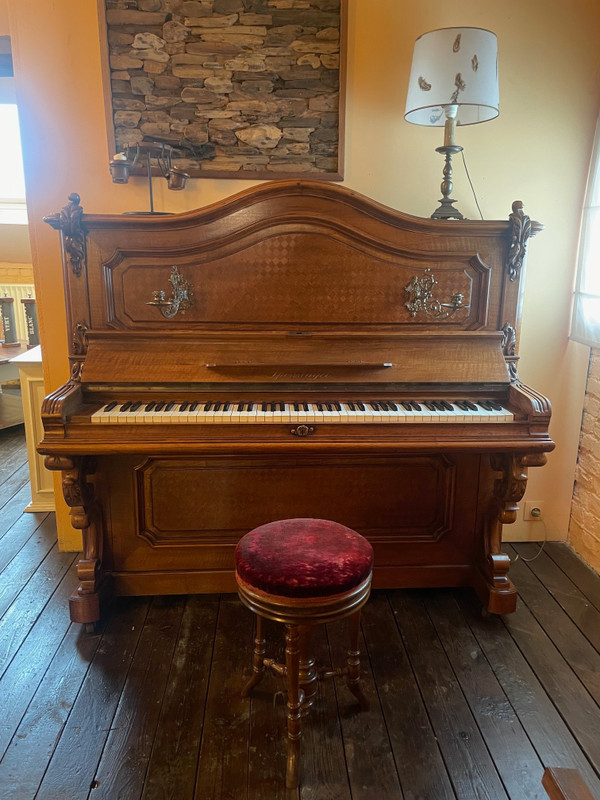 Piano Sponnagel Circa 1900 With Its Seat