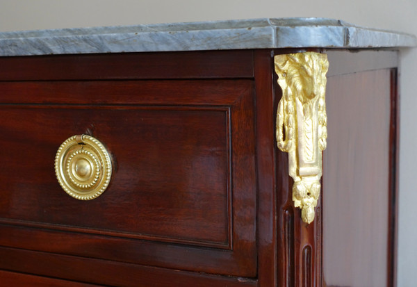 Louis XVI Directoire chest of drawers, speckled mahogany, Turquin marble - 18th century 113cm x 89.5cm