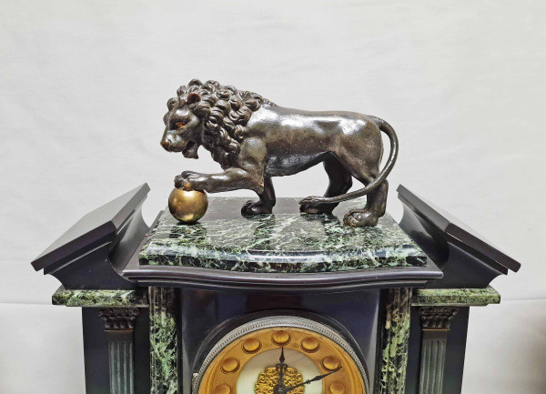 Medici Lion Architectural Clock with Cassolettes