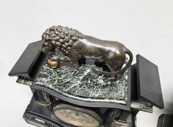 Medici Lion Architectural Clock with Cassolettes