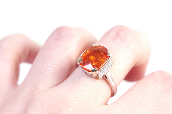 Mandarin garnet ring in white gold 18k, orange garnet spessartite, vintage ring, pre-owned jewelry