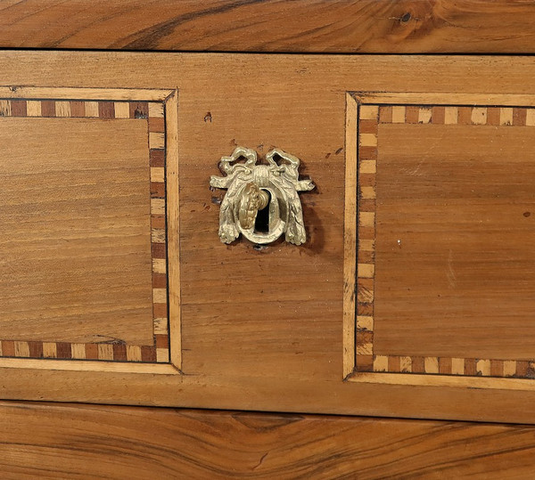 Small Regional Chest of Drawers in Walnut, Louis XVI style - Early 19th century