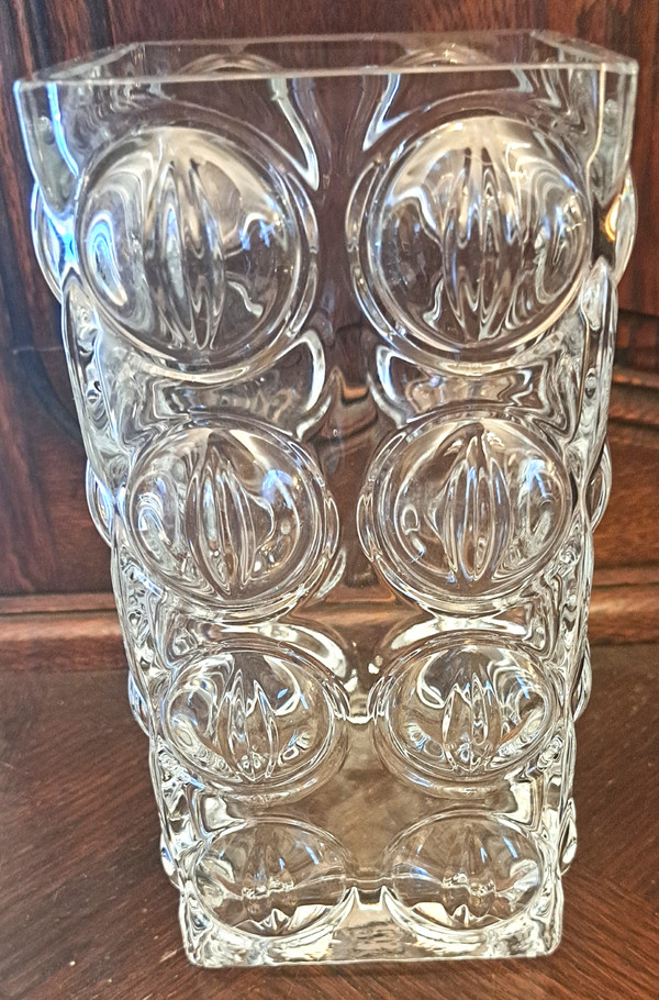 Square transparent vase in heavy geometric crystal France 1970s